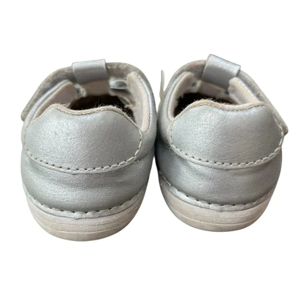Stride Rite Silver Kids Shoes with Bow Size 5M